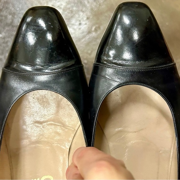 Salvatore Ferragamo Black Leather Low Heel Pumps – Size 8C - Picture 9 of 10